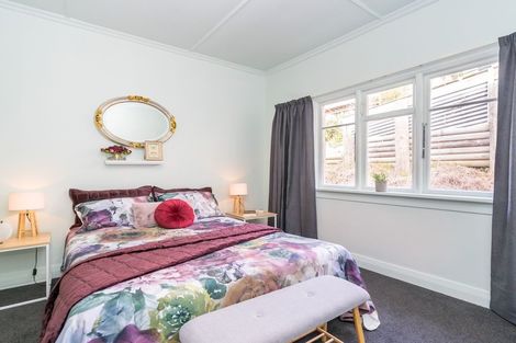 Photo of property in 35 Easther Crescent, Kew, Dunedin, 9012