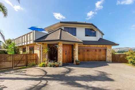 Photo of property in 5 Shearwater Rise, Paraparaumu Beach, Paraparaumu, 5032