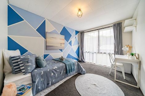 Photo of property in 33 Hartford Crescent, Totara Park, Upper Hutt, 5018