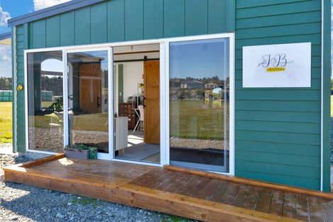 Photo of property in 1423 Poyntzs Road, West Eyreton, Rangiora, 7475