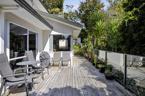 Photo of property in 6 Mayfair Place, Westown, New Plymouth, 4310