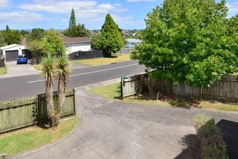 Photo of property in 4 Pahi Place, West Harbour, Auckland, 0618