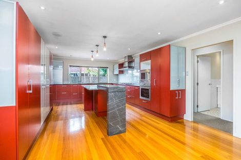 Photo of property in 9a Pendene Place, Forrest Hill, Auckland, 0620