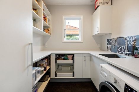 Photo of property in 10 Valley Terrace, Hamilton Central, Hamilton, 3204