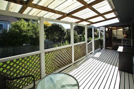 Photo of property in 2/17 Raeben Avenue, Hillcrest, Auckland, 0627