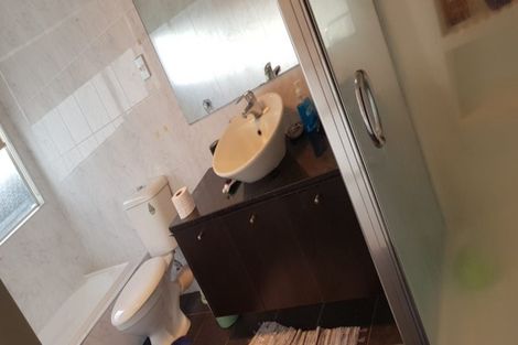 Photo of property in 10 Bridgefield Crescent, Flat Bush, Auckland, 2016