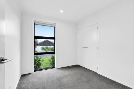 Photo of property in 4/31 Links Drive, Waiwhakaiho, New Plymouth, 4312