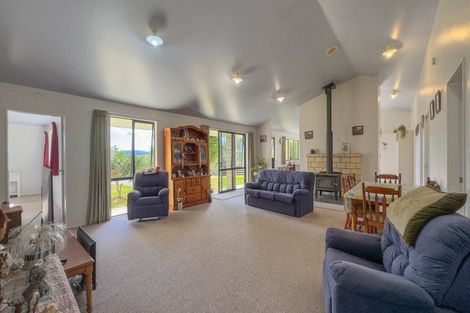 Photo of property in 800 Tuhikaramea Road, Ngahinapouri, Hamilton, 3290