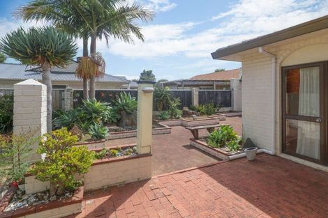 Photo of property in 20 Beaumaris Way, Conifer Grove, Takanini, 2112