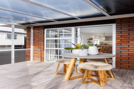 Photo of property in 1/19 Danbury Drive, Torbay, Auckland, 0630