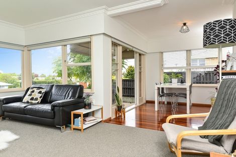 Photo of property in 99 Storey Avenue, Forest Lake, Hamilton, 3200