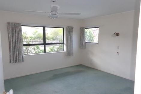Photo of property in 6 Lantana Road, Green Bay, Auckland, 0604