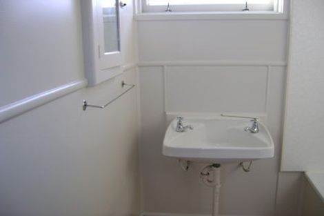 Photo of property in 11 Virgil Place, Northcote, Christchurch, 8052