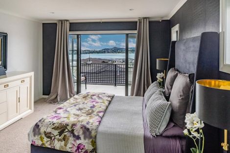 Photo of property in 88 Queen Charlotte Drive, Aotea, Porirua, 5024