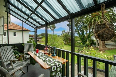 Photo of property in 53 Kiwi Road, Point Chevalier, Auckland, 1022