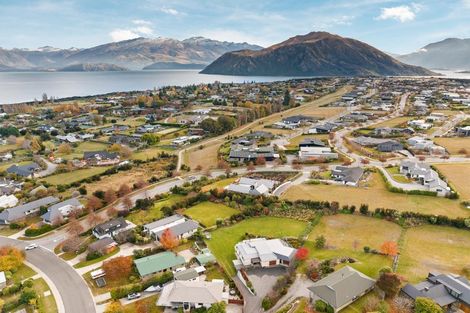 Photo of property in 98 Hunter Crescent, Wanaka, 9305