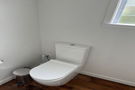 Photo of property in 1/30a Old Lake Road, Narrow Neck, Auckland, 0624