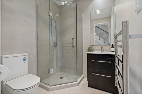 Photo of property in 21c Roseberry Avenue, Birkenhead, Auckland, 0626