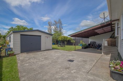 Photo of property in 50 Pipiroa Road, Ngatea, 3503