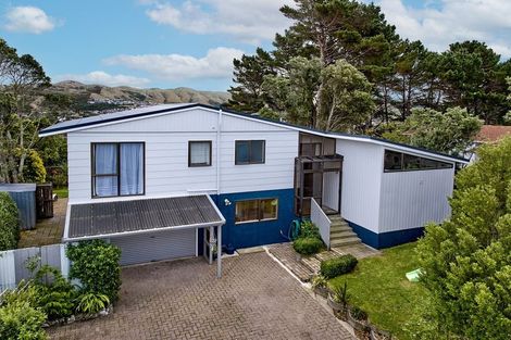 Photo of property in 6 Tortola Crescent, Grenada Village, Wellington, 6037