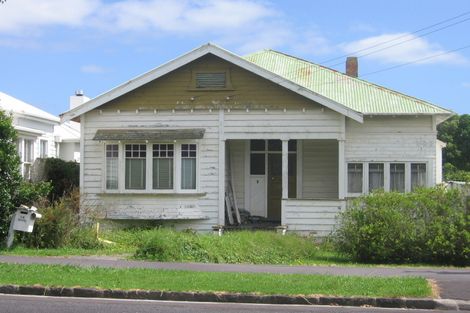 Photo of property in 16 Allenby Avenue, Devonport, Auckland, 0624