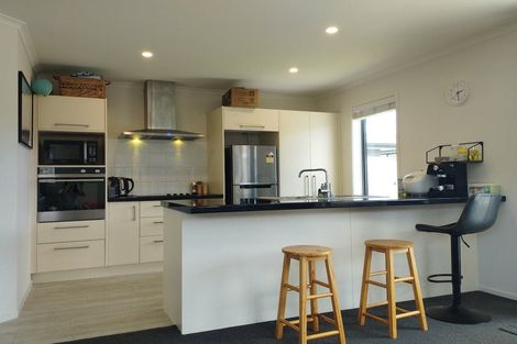 Photo of property in 33 Kanapa Close, Papamoa, 3118