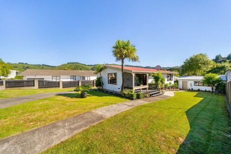 Photo of property in 10 Jasper Grove, Birchville, Upper Hutt, 5018