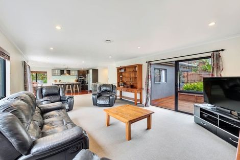 Photo of property in 43 San Marino Drive West, Henderson, Auckland, 0612