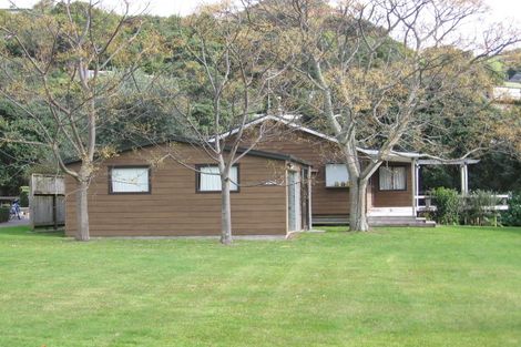 Photo of property in 24 Hahei Beach Road, Hahei, Whitianga, 3591