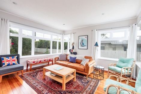 Photo of property in 213 Te Moana Road, Waikanae, 5036