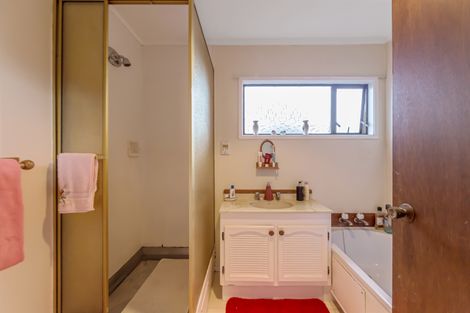 Photo of property in 1/66 Ocean View Road, Northcote, Auckland, 0627