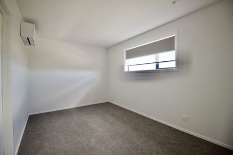 Photo of property in 3/94 Target Road, Totara Vale, Auckland, 0629