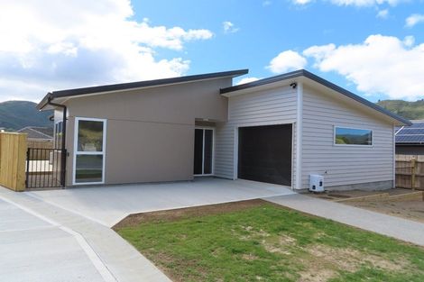 Photo of property in 108a Wellington Road, Wainuiomata, Lower Hutt, 5014