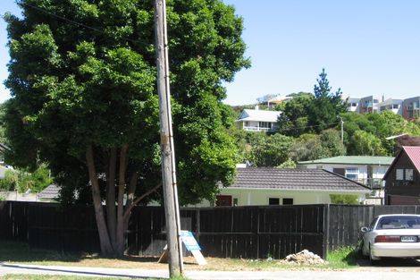 Photo of property in 2/86 Beach Road, Castor Bay, Auckland, 0620