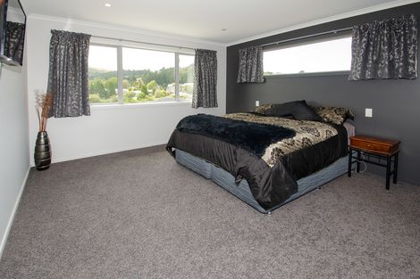 Photo of property in 30 Grandvista Drive, Green Island, Dunedin, 9018