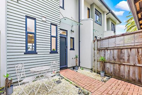Photo of property in 8/2 Armoy Drive, East Tamaki, Auckland, 2016