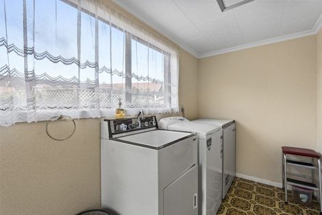 Photo of property in 12 Dunn Street, Egmont Village, 4372