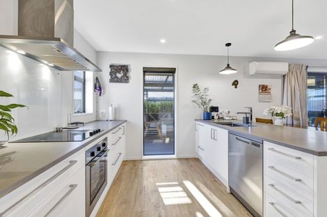 Photo of property in 6 Highgate Drive, Rangiora, 7400