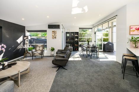 Photo of property in 1 Kensington Mews, Hokowhitu, Palmerston North, 4410