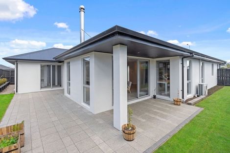 Photo of property in 33 Prestons Park Drive, Marshland, Christchurch, 8083