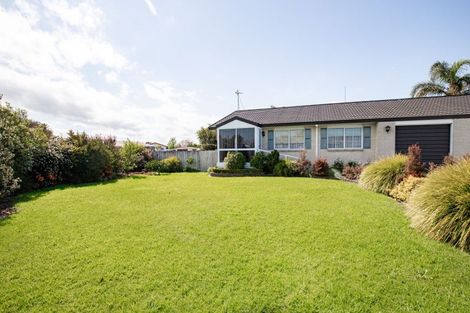 Photo of property in 37 Darlington Street, Ngatea, 3503