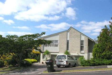 Photo of property in 8 Valdese Rise, Browns Bay, Auckland, 0630