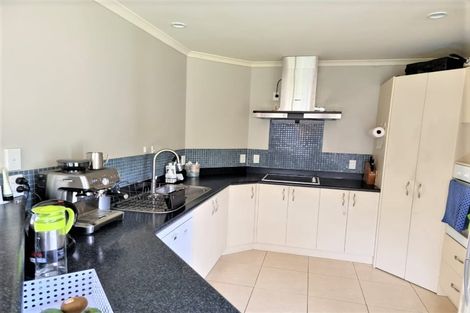 Photo of property in 16 Ormrod Grove, Riverstone Terraces, Upper Hutt, 5018