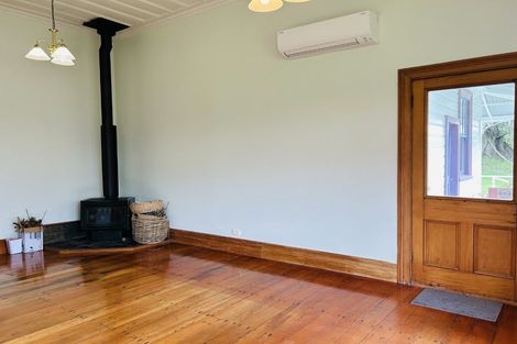 Photo of property in 262 Mountain Road, Maungaturoto, 0587