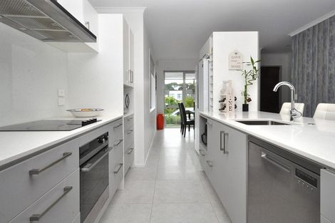 Photo of property in 11 Mahinga Lane, Massey, Auckland, 0614