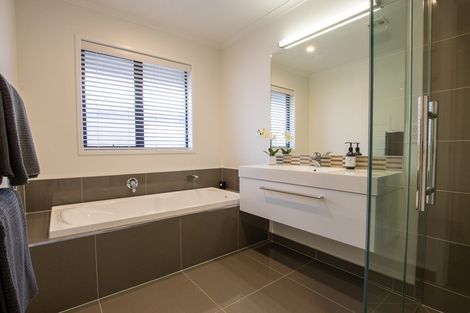 Photo of property in 31 Lilac Close, Cambridge, 3434