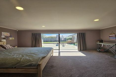 Photo of property in 17 Consort Close, Paraparaumu Beach, Paraparaumu, 5032