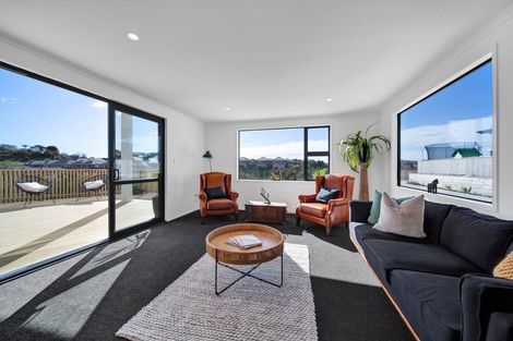 Photo of property in 71 Cyrus Street, Whalers Gate, New Plymouth, 4310