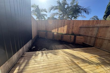 Photo of property in 11 Pipitea Place, Massey, Auckland, 0614