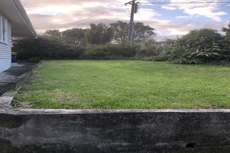 Photo of property in 964 East Coast Road, Northcross, Auckland, 0632